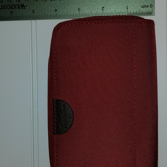 Travelon Red RFID Blocking Zipper Wallet with Wrist Strap New - Picture 4 of 9